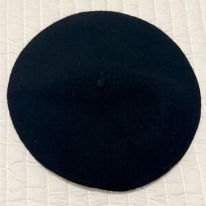 Halogen Classic Black Beret
